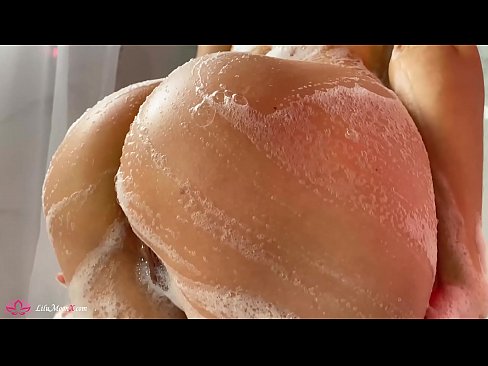 ❤️ Brineta masturbira macu vibratorom do intenzivnog orgazma pod tušem ️❌ Super porno na hr.playcrot69.top ❌❤
